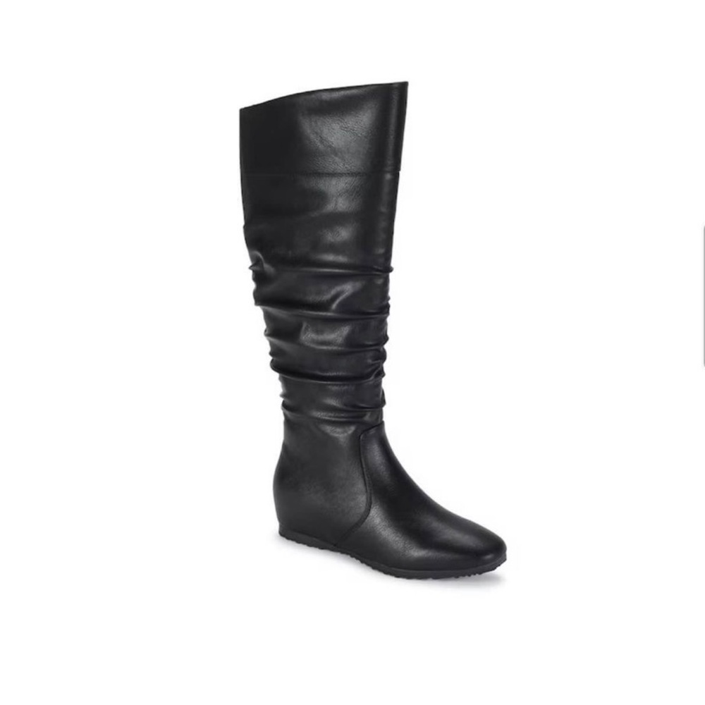 Bare Trap boots. Brand new. Never worn. Missed return window and they don’t fit